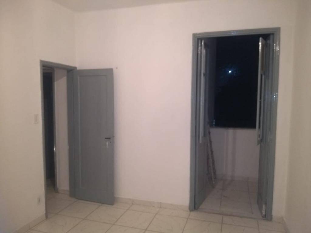 Apartamento à venda com 2 quartos, 70m² - Foto 15