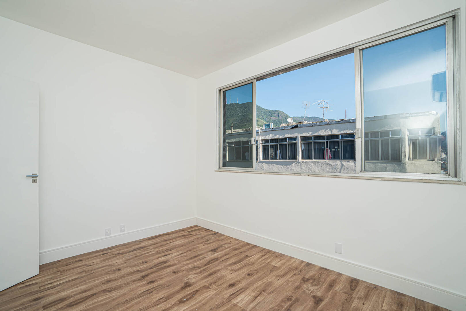 Apartamento à venda com 4 quartos, 130m² - Foto 6