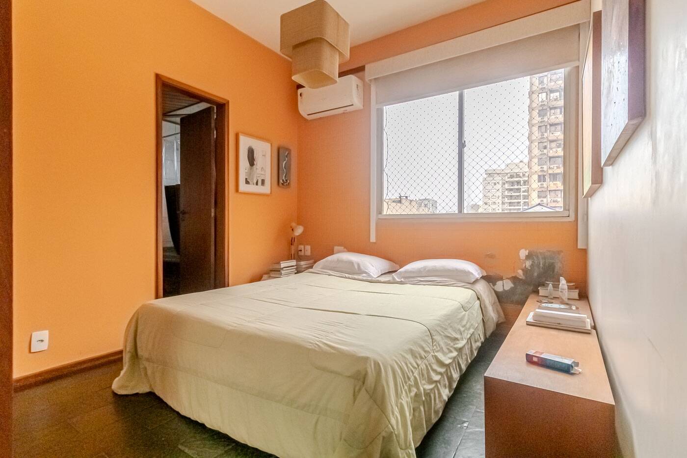 Apartamento à venda com 3 quartos, 137m² - Foto 2