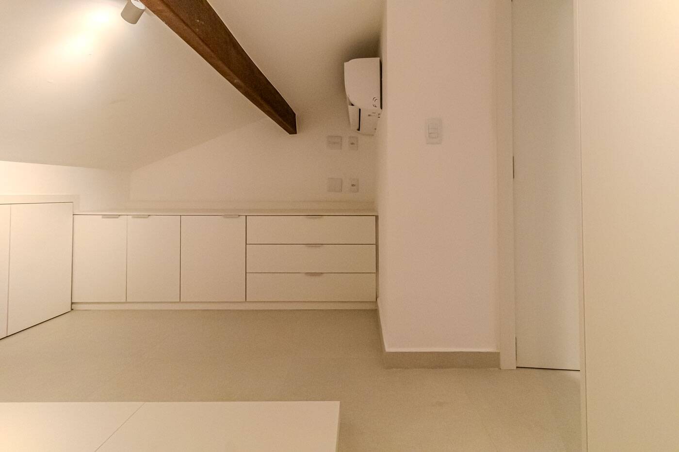 Apartamento à venda com 1 quarto, 64m² - Foto 11